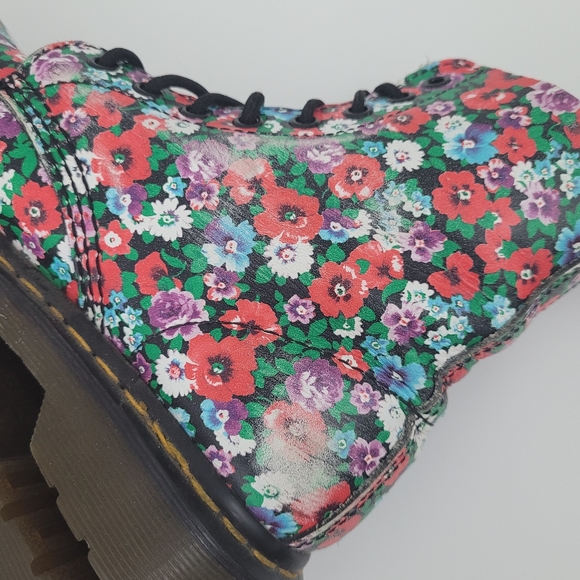 Dr. Martens 1460 Pascal Black Wild Poppy Boot - Picture 10 of 11